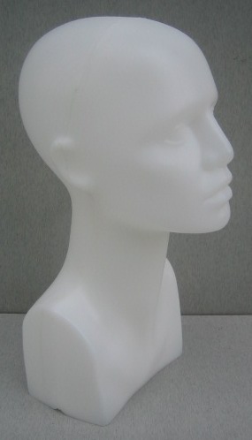 Detail produktu Plastov� hlava d�msk�.