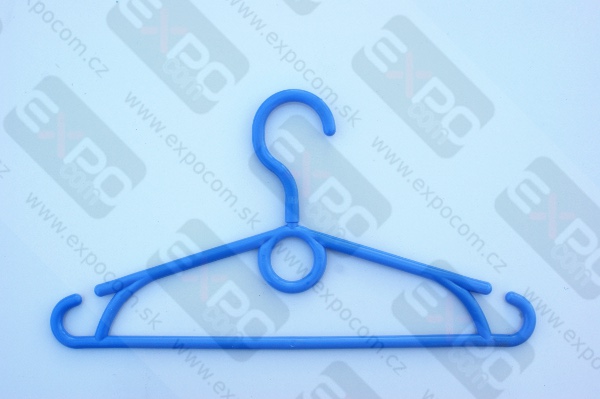 Detail produktu Dětský plastový věšák  32cm barva sv. modrá